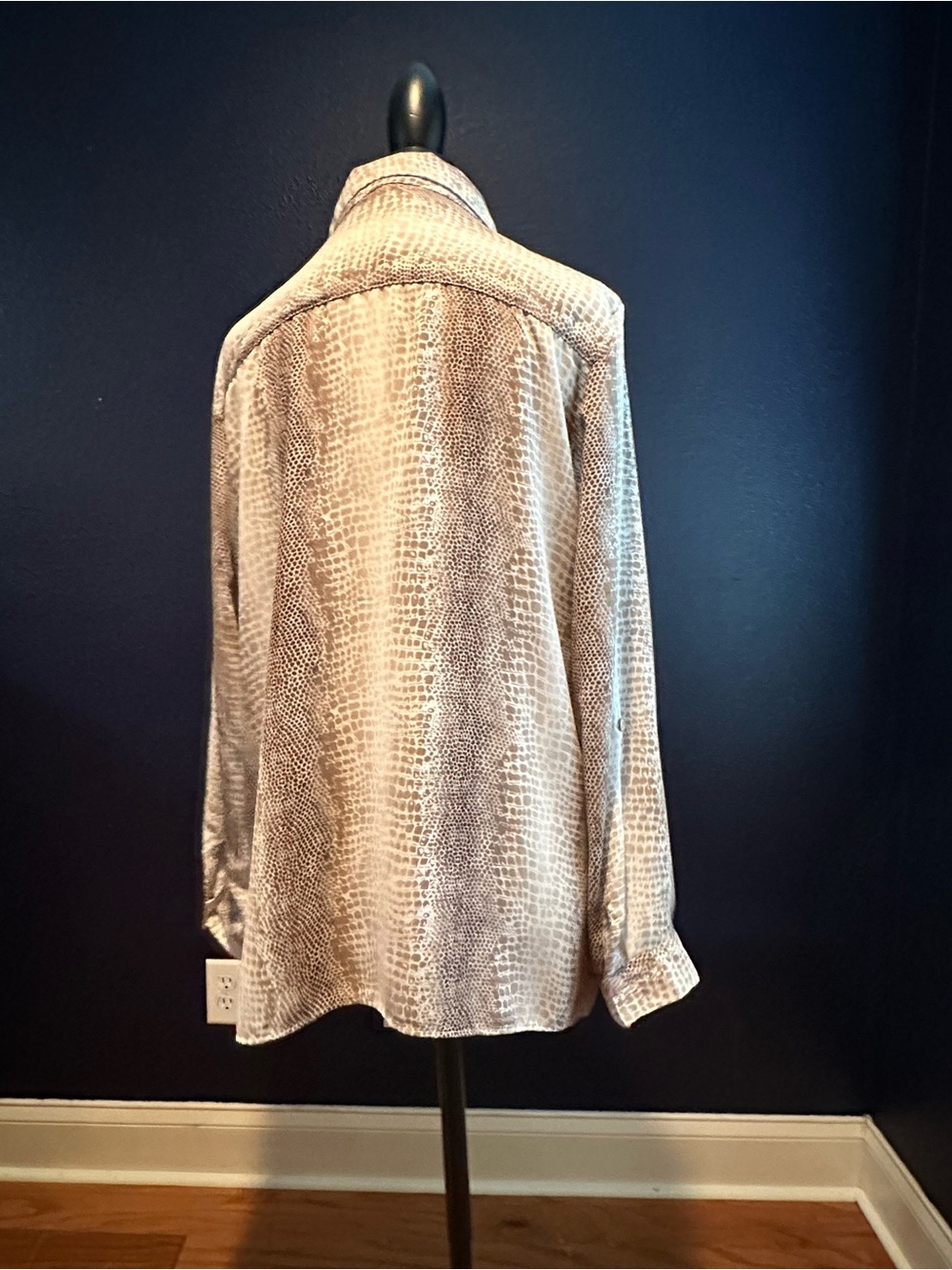 Notations Neutral Snake-Print Button-Front Blouse - Picture 4 of 10